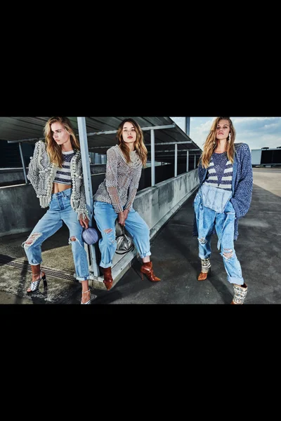 Look 27